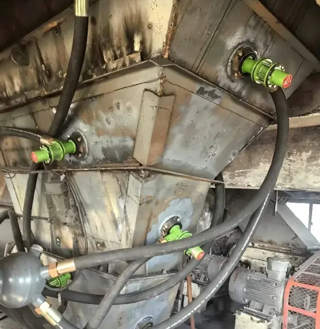 DFD FBC transfer chute anti-blockage system designed for boiler material handling systems to ensure continuous feed without clogging.